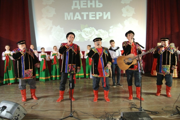 24 ноября в г.Почеп состоялся большой праздничный концерт, посвящённый Дню Матери
